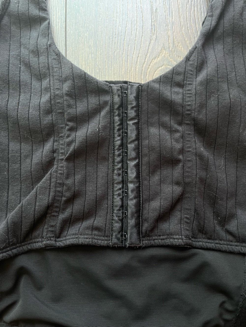 No Boundaries Structured Cropped Tank Top - Picture 3 of 8